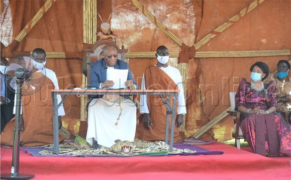 Ssaabasajja Kabaka ng'awa pobubaka bwe ku mukolo gw'amatikikra ag'omulundi ogwa 27 Ssaabasajja Kabaka ng'awa pobubaka bwe ku mukolo gw'amatikikra ag'omulundi ogwa 27