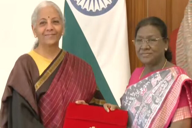 Nirmala Sitharaman meets President Murmu at Rashtrapati Bhavan ahead of Union Budget 2026 presentation