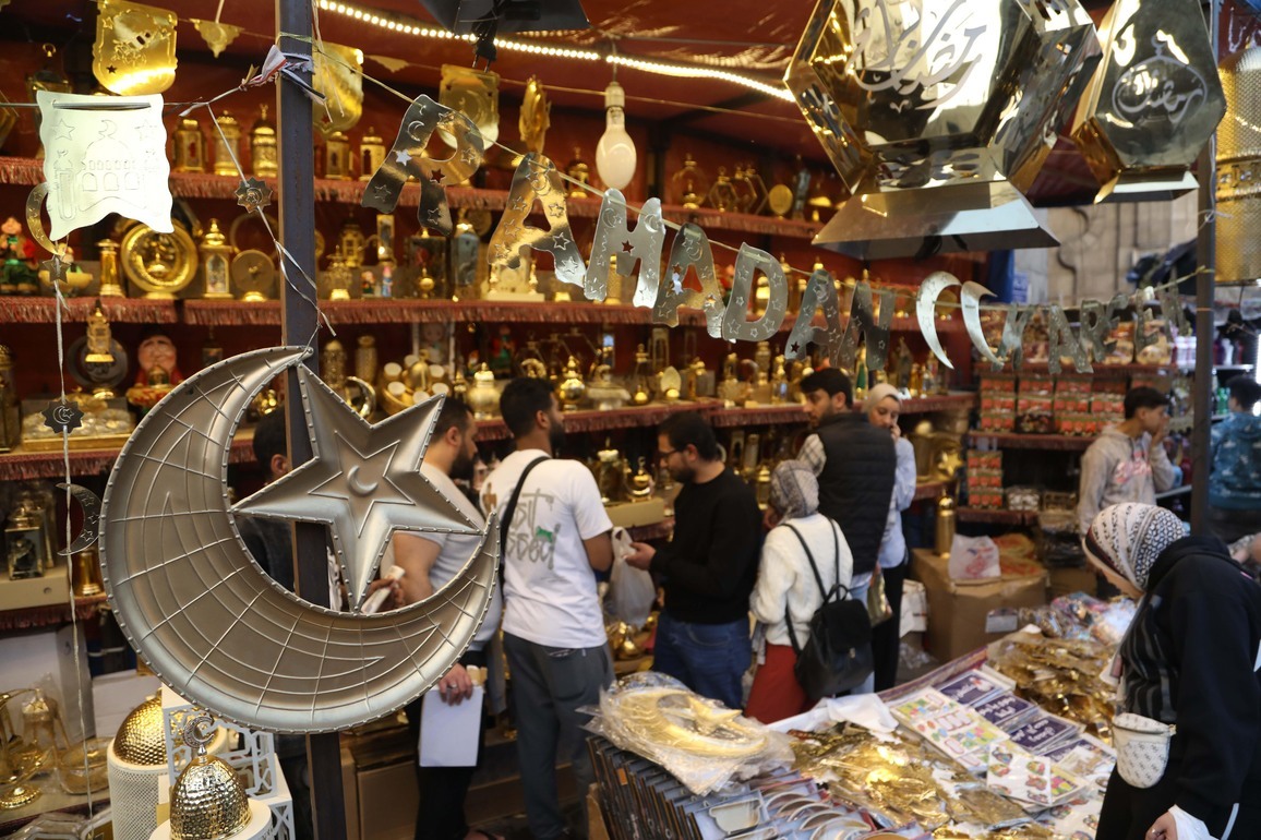 EGYPT-CAIRO-RAMADAN-LANTERN MARKET