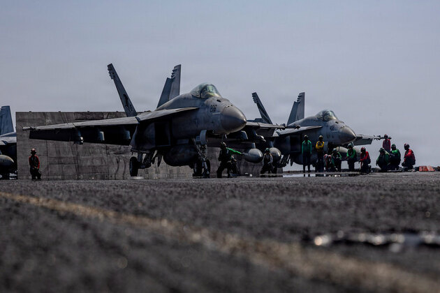 2 US Navy jets collide midair during Idaho air show; All 4 crew members eject safely