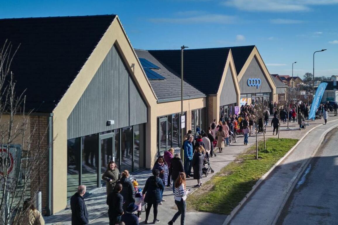 Long queues at opening of new Co-op Food in Wantage