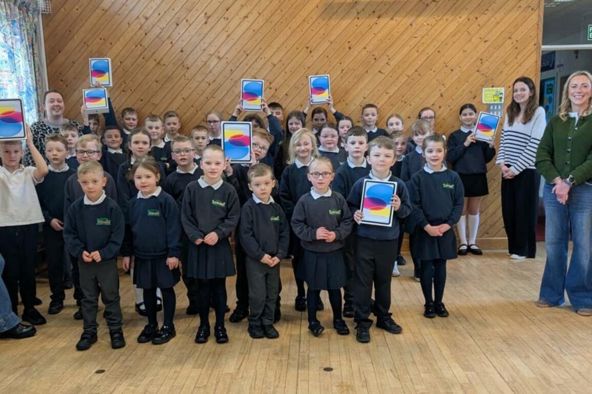 Eight new iPads for Dromore Controlled Primary School