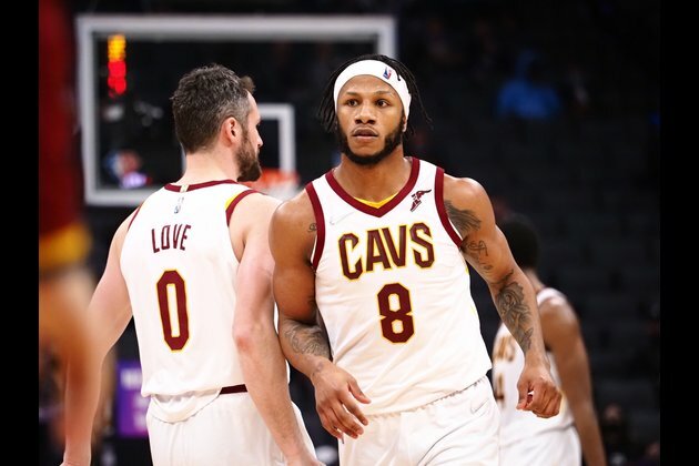 Spurs searching for answers as they host surging Cavs