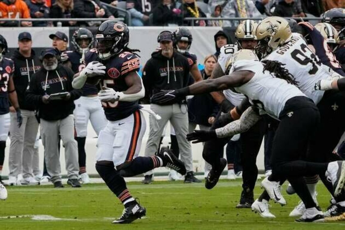 Bears force 4 turnovers to bash Saints