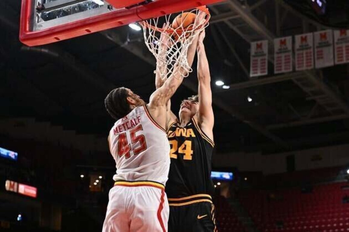 Hot-shooting Maryland halts Iowa's 6-game Big Ten win streak