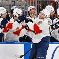 Last-minute power-play goal boosts Blues past Panthers