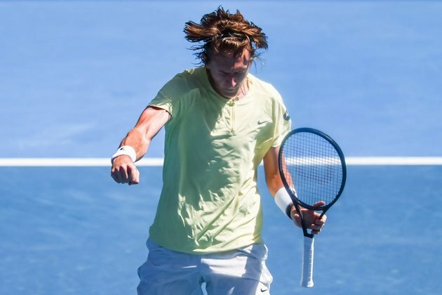 Wrist wrecks Sebastian Korda, Russian Karen Khachanov to AO semis