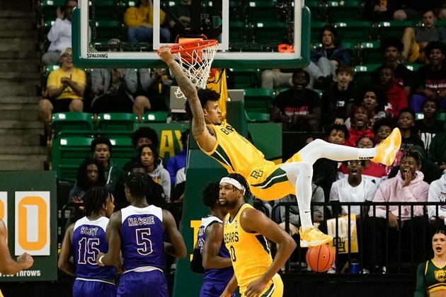 No. 7 Baylor overcomes slow start to breeze by McNeese St.