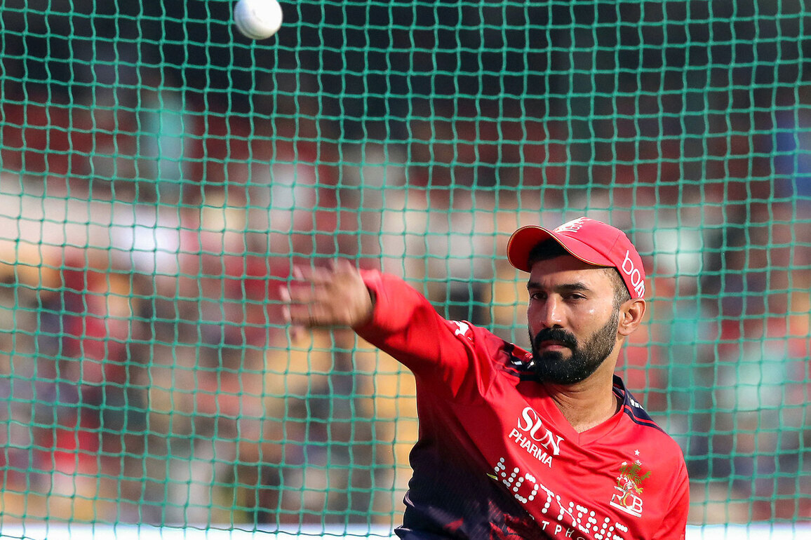 "Didn't get as many runs as we wanted": Dinesh Karthik reflects on RCB's last-over loss against DC