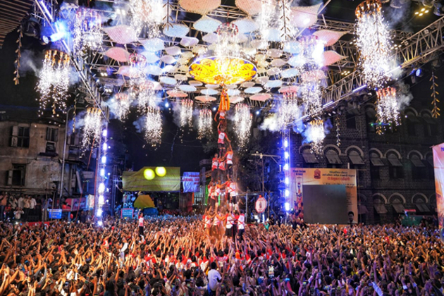 Thousands throng Pune's Lal Mahal Chowk for unique DJ-free Dahi Handi