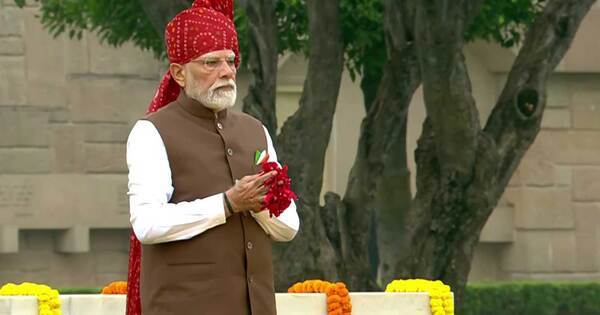 PM Modi urges swift 33% women's reservation in Parliament | Quick Digest