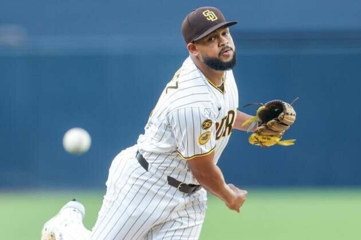 Padres stymie Tigers for first win of season