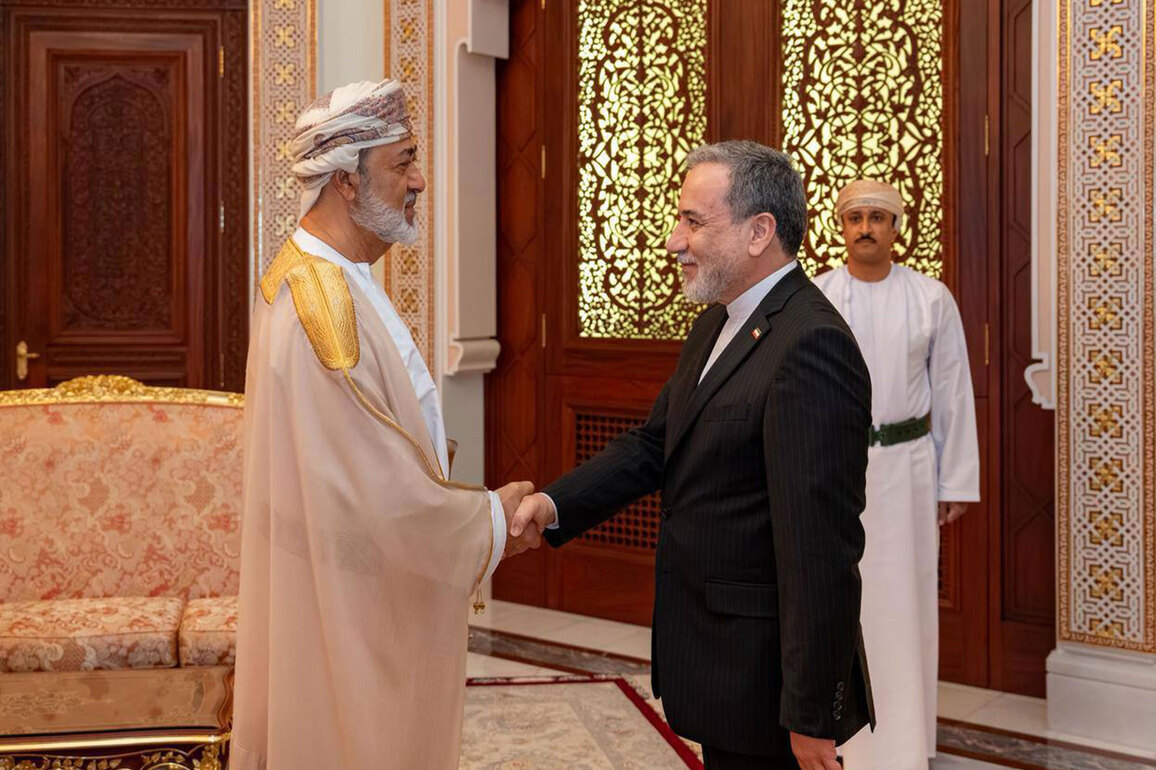 Iran's Foreign Minister Araghchi, Oman's Sultan discuss safe transit, regional stability in Muscat