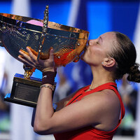 Anisimova continues fine form, captures China Open title
