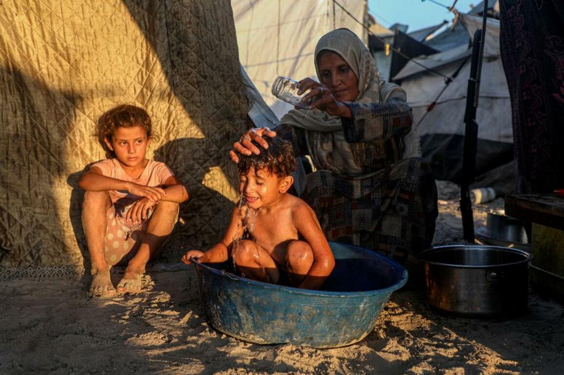 Mideast in Pictures: Children grow up in Gaza's tents