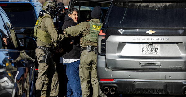 Trump widens travel ban, adds 5 more countries to original list of 12 countries