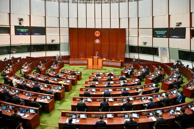 Hong Kong unveils new budget to restore fiscal balance, foster new growth drivers