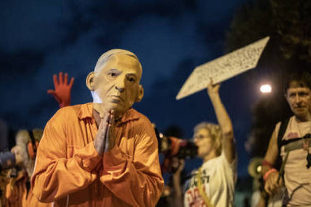 Netanyahu asks Israeli president for pardon