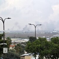 Photo Flash | Missile launched from Iran hits oil refineries in N. Israel -- media