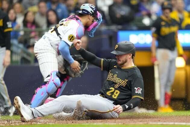 Pirates use 3-run 10th to extend Brewers' losing streak