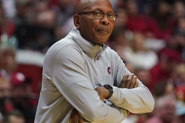 Little Rock fires coach Darrell Walker after eight seasons