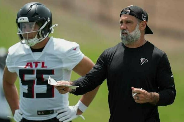Jeff Ulbrich's history as a LB shows in his coaching
