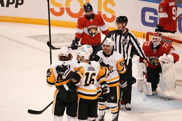 Penguins face Blackhawks to open eight-game homestand