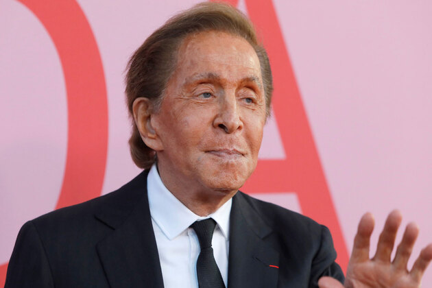 Italian PM Giorgia Meloni pays tribute to Valentino Garavani