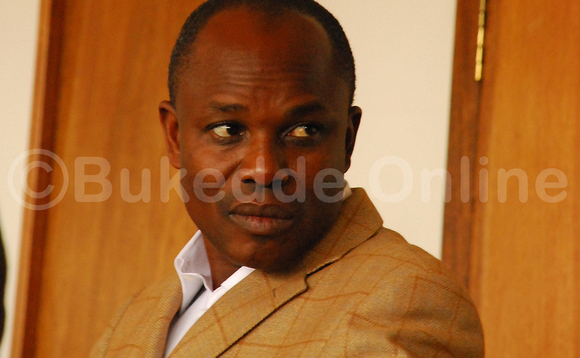 Basajjabalaba ng'ali mu kkooti gye buvuddeko Basajjabalaba ng'ali mu kkooti gye buvuddeko