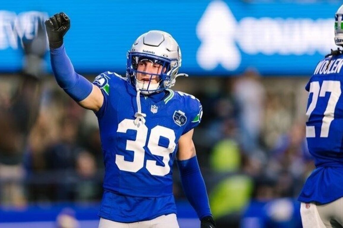 Seahawks S Ty Okada Signs ERFA Tender