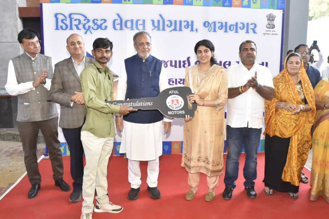 Entrepreneurs are creators of wealth and key contributors to the nation's progress: In-charge Minister Arjun Modhwadia