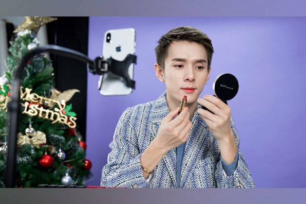 "China's lipstick king" reappears after being censored over cake resembling Tiananmen Square tank