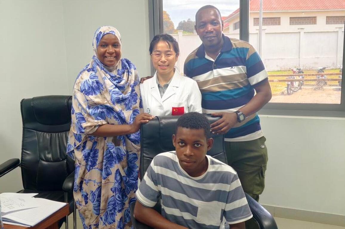 (Hello Africa) Echoes of care: Chinese doctors restore hearing and hope for children in Zanzibar