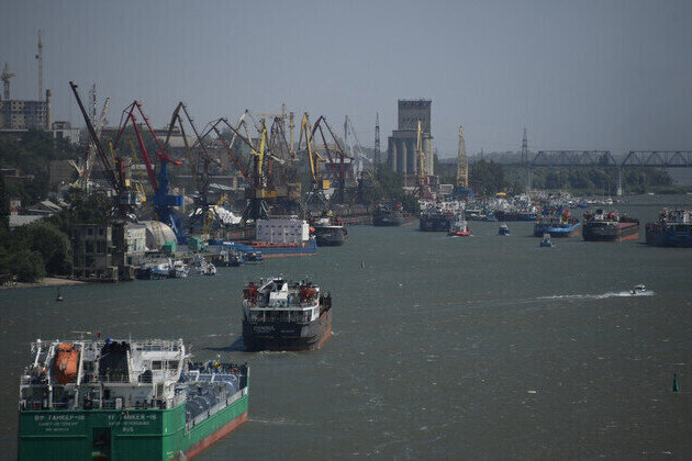 Ukrainian drone attack on grain ships kills five 