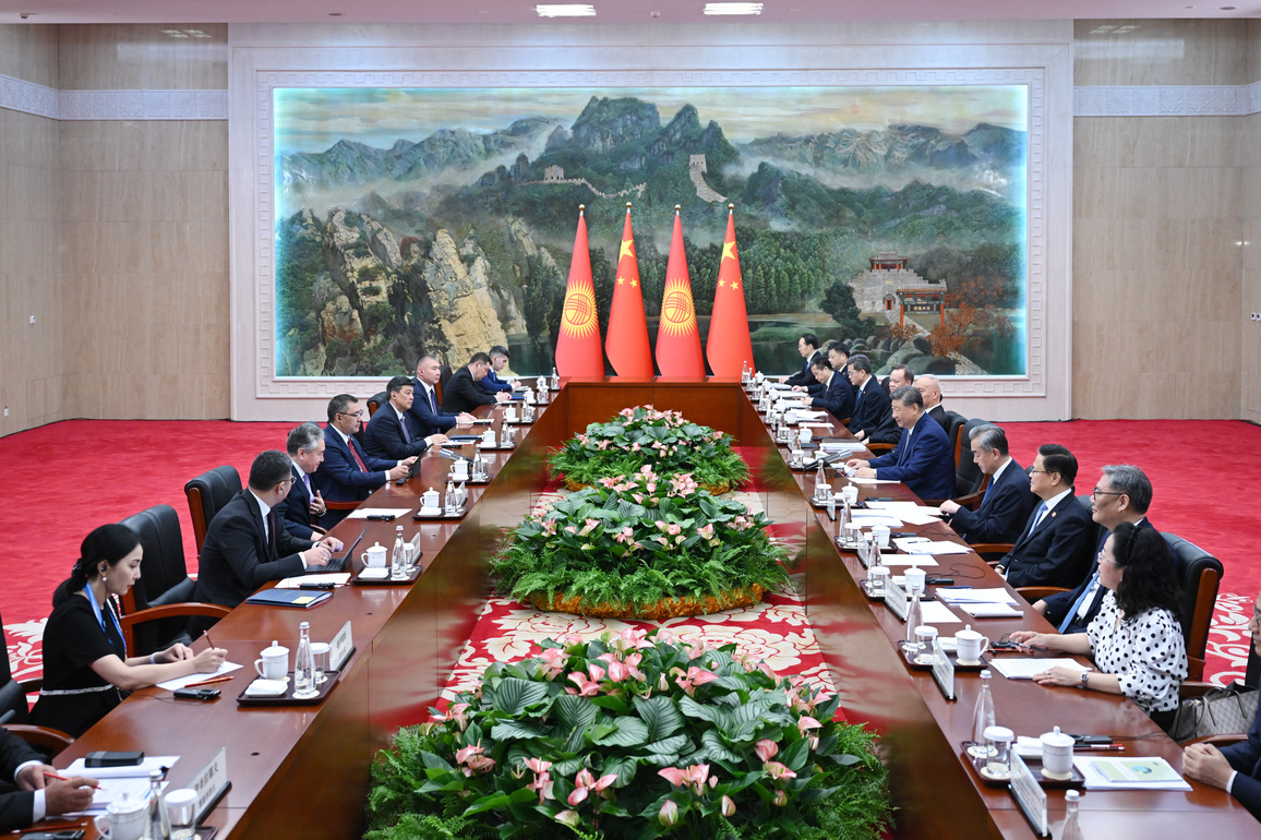 (SCO Tianjin Summit) CHINA-TIANJIN-XI JINPING-KYRGYZ PRESIDENT-MEETING (CN)