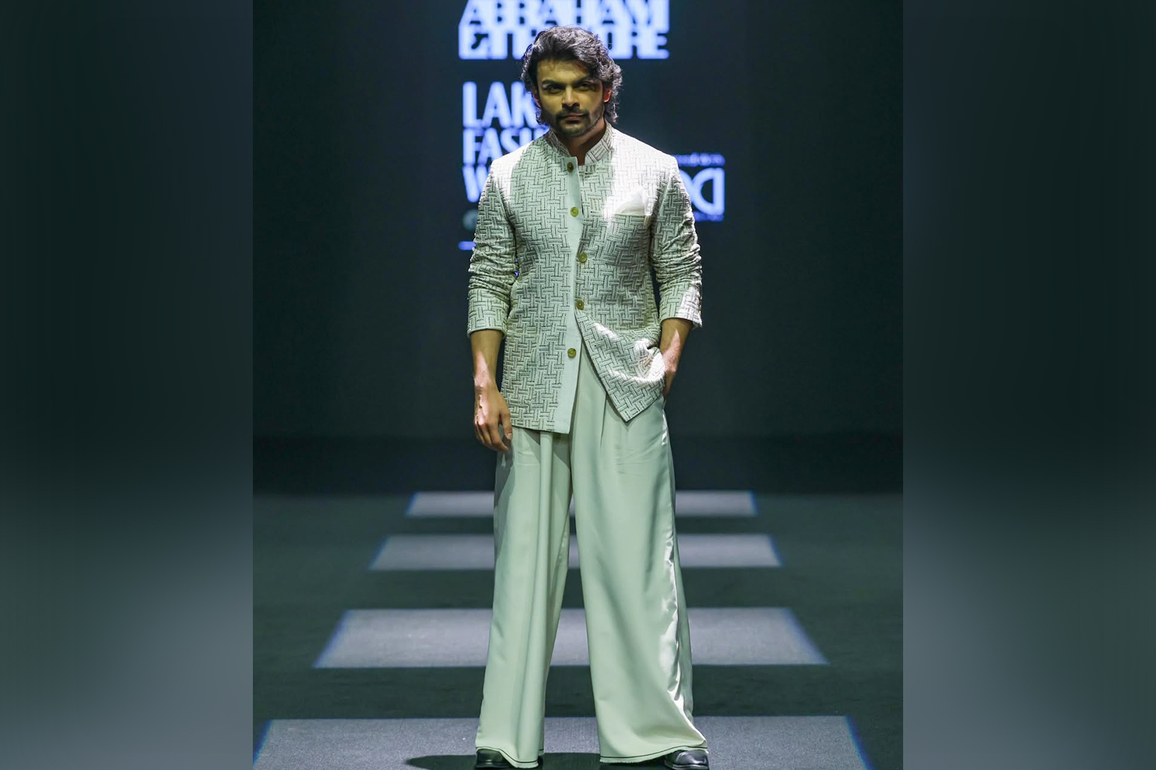Veer Pahariya turns heads in white at Lakme Fashion Week, walks for Abraham & Thakore