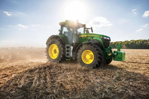 John Deere’s new 6R tractor range features a new cab that boosts visibility by 20 per cent, with automotive-style comfort and rideability.