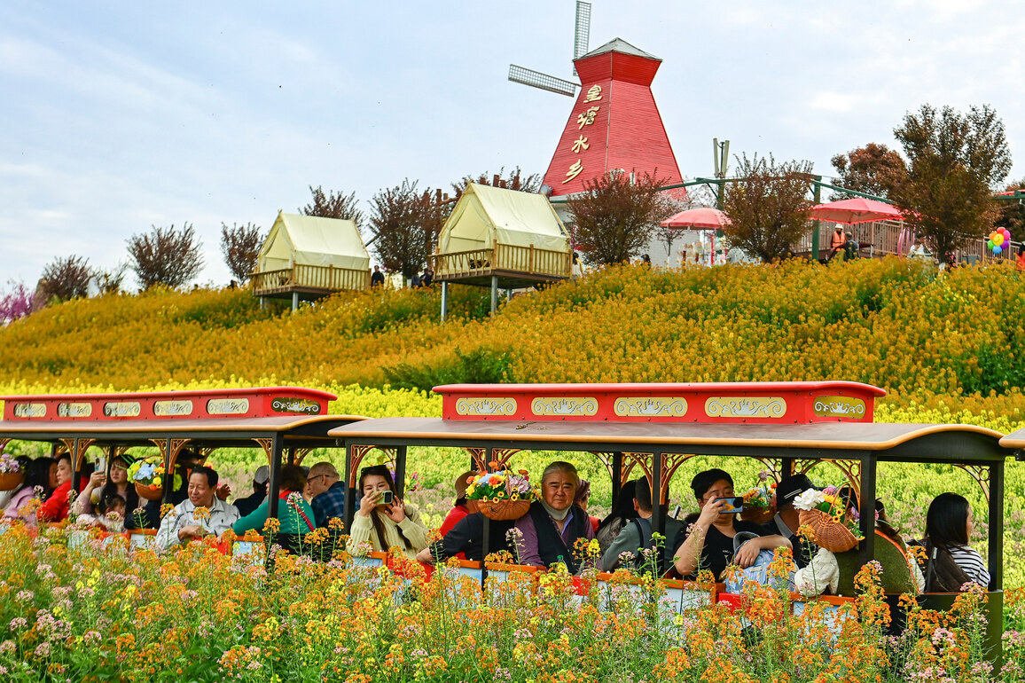 CHINA-SHAANXI-HANZHONG-VILLAGES-FLOWERS-TOURISM (CN)