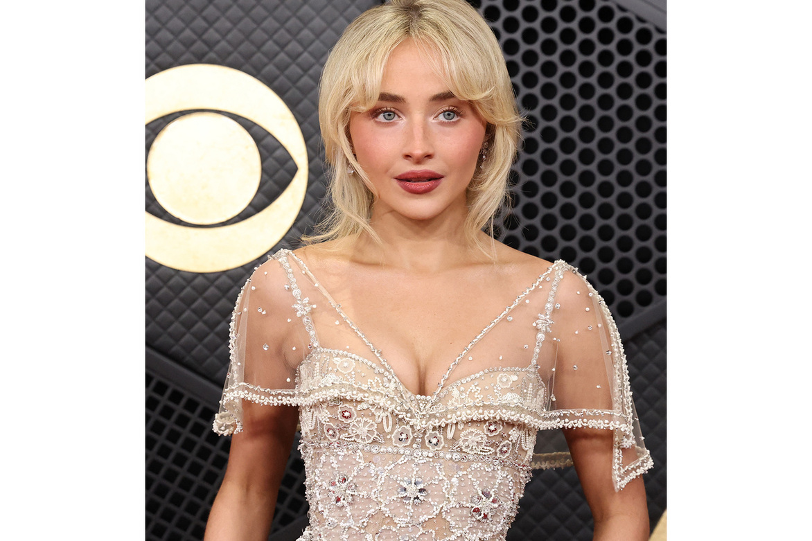 Sabrina Carpenter says bird pooped on her during Grammys 2026 performance