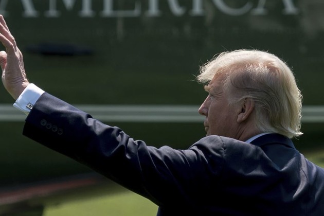 Trump Brings His Build-a-Wall Message to Arizona