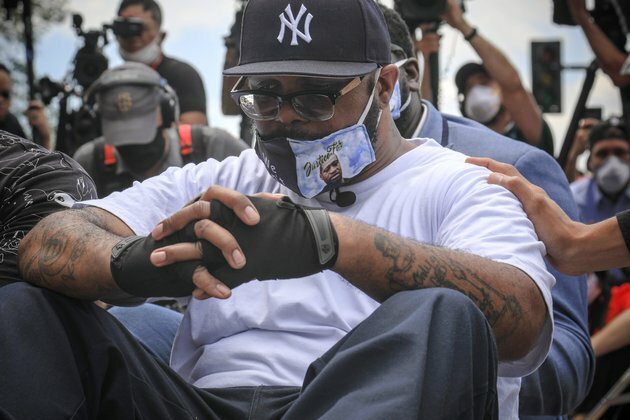 Brother of Floyd Pleads With Protesters Not to Use Violence