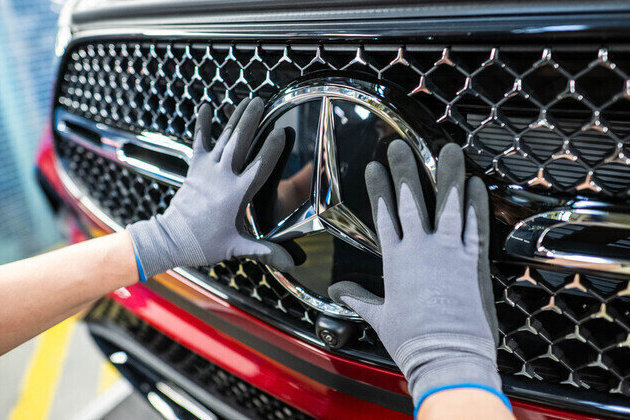 Mercedes-Benz willing to move into defense production  CEO