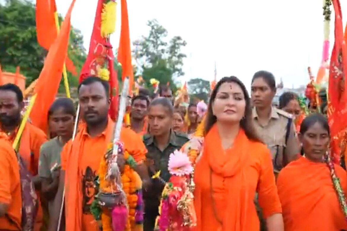 Chhattisgarh: Six-day Kanwar Yatra from Amarkantak to Bhoramdev Temple concludes with 'jal abhishek'