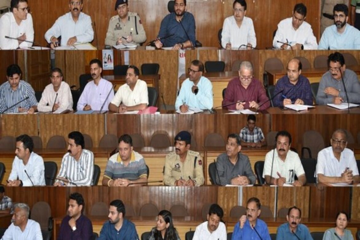 J-K: Officials review Amarnath Yatra arrangements at Udhampur