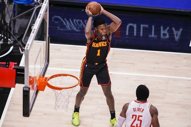 Onyeka Okongwu's career night helps Hawks down Rockets
