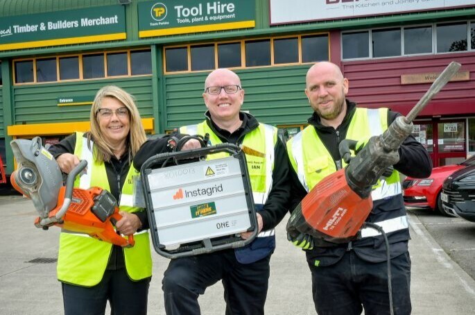 Travis Perkins Hire management roll up their sleeves to reward colleagues in Bristol