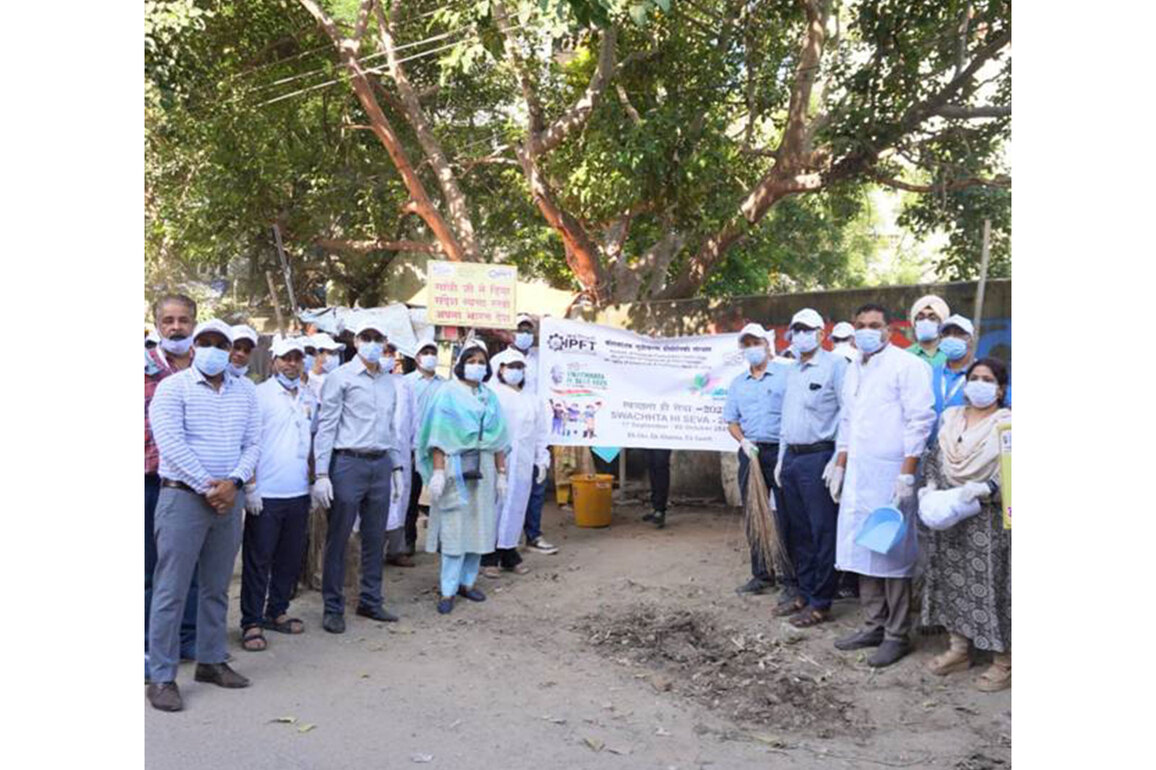Department of Chemicals and Petrochemicals conducts Shramdaan in Gurugram under Swachhotsav 2025