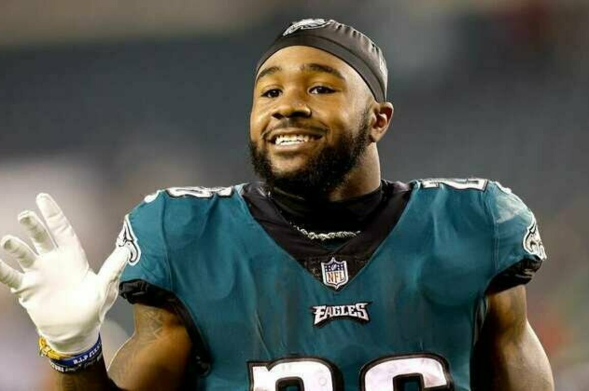 Updates: Sanders made 'right decision' in free agency