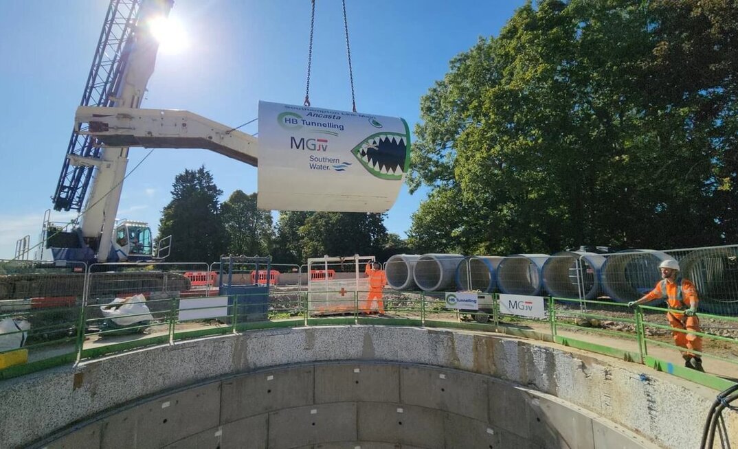 the TBM named “Ancasta” will bore a tunnel from Otterbourne to Yew Hill reservoir, near Winchester to Southern Water’s Rownhams water supply works on the outskirts of Southampton