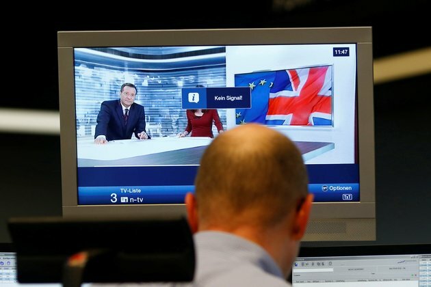 European Markets Slump at Start of Trading Week